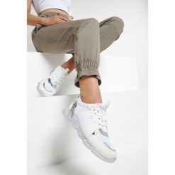 Białe Sneakersy Gathalise. Białe sneakersy damskie Renee, ze skóry. Za 119,99 zł.