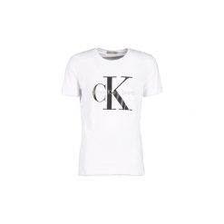T-shirty z krótkim rękawem Calvin Klein Jeans TRUE ICON. Białe t-shirty męskie Calvin Klein Jeans, xxl, bez wzorów, z jeansu, bez kołnierzyka, krótkie. W wyprzedaży za 212,12 zł.