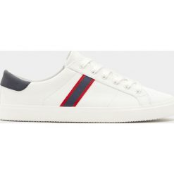 Buty męskie: Płócienne tenisówki z paskiem