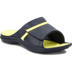 Klapki CROCS - Modi Sport Slide 204144 Navy/Tennis Ball Green. Niebieskie klapki damskie Crocs, bez wzorów, z tworzywa sztucznego, bez obcasa. W wyprzedaży za 139,00 zł.