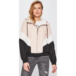 Tally Weijl - Kurtka. Czerwone kurtki damskie marki TALLY WEIJL, s, bez wzorów, z poliesteru, krótkie, z kapturem. Za 219,90 zł.