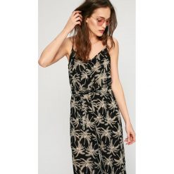 Answear - Kombinezon City Jungle. Czarne kombinezony damskie marki ANSWEAR, s, z wiskozy, z okrągłym kołnierzem, na ramiączkach. W wyprzedaży za 59,90 zł.