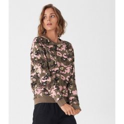 Bluza z nadrukiem all over - Wielobarwny. Bluzy damskie House, s, z nadrukiem, bez rękawów, bez kaptura. Za 59,99 zł.
