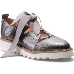 Półbuty L37 - Summer In The City SS66 Grey. Szare półbuty damskie marki L37, na co dzień, bez wzorów, ze skóry, bez obcasa, na płaskiej podeszwie, bez zapięcia. W wyprzedaży za 329,00 zł.