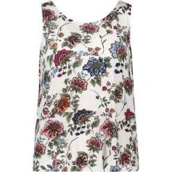 Top w kolorze białym. Białe bluzki damskie nietoperze Tom Tailor, xs, bez wzorów, z okrągłym kołnierzem, bez rękawów. W wyprzedaży za 45,95 zł.
