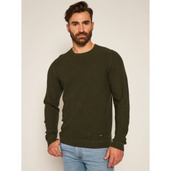 Sweter Lee Basic L85BOCOJ. Zielone swetry męskie Lee, m, bez wzorów, klasyczne, z klasycznym kołnierzykiem, bez kaptura. Za 259,00 zł.
