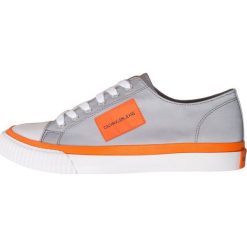 Calvin Klein Jeans IZICEIO Sneakersy niskie silver. Szare trampki męskie Calvin Klein Jeans, bez wzorów, z jeansu, bez zapięcia. Za 469,00 zł.