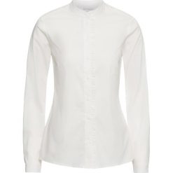 Bluzka z falbanami bonprix biały. Białe bluzki z odkrytymi ramionami marki bonprix, ze stójką. Za 54,99 zł.