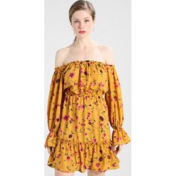 Sukienki hiszpanki: Glamorous Sukienka letnia mustard