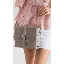 ROVICKY TOREBKA DAMSKA LISTONOSZKA KUFEREK SKÓRA. Kuferki damskie ROVICKY, na co dzień, w paski, z jeansu, eleganckie, na ramię, bez dodatków. Za 399,90 zł.