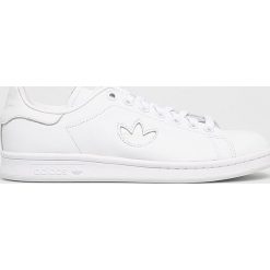 Adidas Originals - Buty Stan Smith. Białe buty sportowe damskie adidas Originals, bez wzorów, ze skóry, sportowe. W wyprzedaży za 279,90 zł.