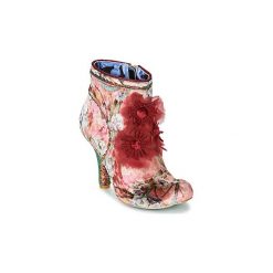 Botki Irregular Choice QUEEN VELVET. Czerwone botki damskie Irregular Choice, bez obcasa, bez zapięcia. W wyprzedaży za 461,30 zł.