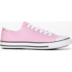 Sneakersy bonprix łososiowy neonowy. Różowe buty sportowe damskie bonprix. Za 37,99 zł.