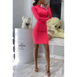 Sukienka ANEZA PINK. Różowe sukienki damskie IVET, na lato, xl, bez wzorów, bez kołnierzyka, z krótkim rękawem, krótkie, mini. W wyprzedaży za 99,00 zł.