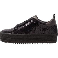 Kennel + Schmenger HILL Espadryle black. Czarne espadryle damskie marki Kennel + Schmenger, bez wzorów, ze skóry, bez obcasa, bez zapięcia. W wyprzedaży za 395,15 zł.