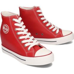 BIG STAR EE274614 czerwony, trampki, sneakersy damskie. Czerwone koturny damskie BIG STAR, bez obcasa, na koturnie, na sznurówki. Za 139,90 zł.