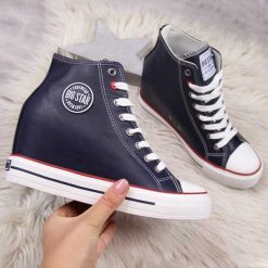 Trampki damskie na koturnie granatowe Big Star EE274610 - granatowy. Niebieskie trampki i tenisówki damskie BIG STAR, bez wzorów, bez zapięcia. Za 101,99 zł.