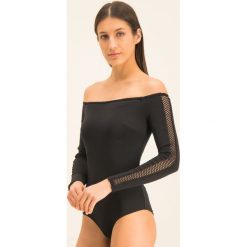 Body Guess Delicia W01P91 K7RR0. Czarne bluzki damskie Guess, m, z aplikacjami, z poliesteru, bez kołnierzyka, bez rękawów. W wyprzedaży za 219,00 zł.