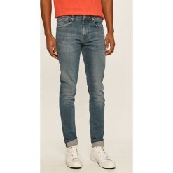 Pepe Jeans - Jeansy Finsbury. Niebieskie jeansy męskie Pepe Jeans, bez wzorów, z obniżonym stanem. W wyprzedaży za 299,90 zł.