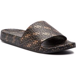 Klapki GUESS - Savan FL6SAV RUB19 BLKGO. Żółte klapki damskie Guess, z aplikacjami, ze skóry ekologicznej, bez obcasa. Za 219,00 zł.