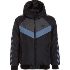 Hummel WESTER Kurtka zimowa black. Czarne kurtki męskie marki Hummel, na zimę, z materiału. W wyprzedaży za 246,75 zł.