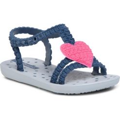 Sandały IPANEMA - My First Ipanema Baby 81997 Blue/Pink 21601. Niebieskie sandały dziewczęce Ipanema, z tworzywa sztucznego, bez zapięcia. Za 79,99 zł.