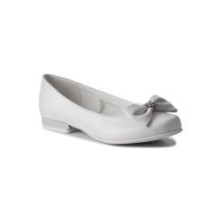 MAGIC LADY CS090501-1. Białe półbuty dziewczęce Magic Lady, bez zapięcia. Za 59,99 zł.