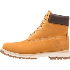 Timberland RADFORD 6 IN BOOT WP Botki sznurowane wheat. Brązowe botki męskie marki Timberland, z gumy. Za 799,00 zł.