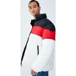 Pikowana kurtka z kolorowymi panelami. Białe kurtki męskie marki Pull&Bear, m, bez wzorów, bez kaptura. Za 139,00 zł.