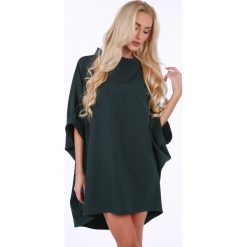 Zielona elegancka sukienka oversize 0215. Zielone sukienki damskie Fasardi, s, bez wzorów, eleganckie, bez kołnierzyka, bez rękawów, oversize. Za 189,00 zł.
