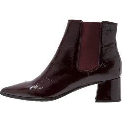 Unisa JISTE Ankle boot grape. Czerwone botki damskie na zamek Unisa, z materiału. Za 589,00 zł.