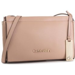 Torebka CALVIN KLEIN - Enfold Ew Crossbody K60K605623 TBP. Różowe listonoszki damskie Calvin Klein, na co dzień, bez wzorów, z jeansu, bez dodatków. Za 399,00 zł.