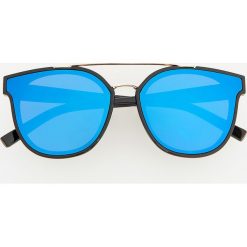 Niebieskie okulary przeciwsłoneczne - Niebieski. Niebieskie okulary przeciwsłoneczne damskie Reserved. W wyprzedaży za 29,99 zł.