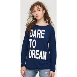 Bluzy damskie: Bluza z dużym napisem – Niebieski