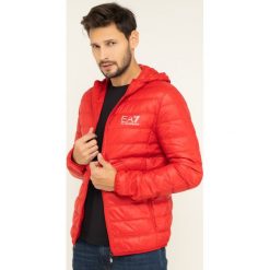 Kurtka puchowa EA7 Emporio Armani 8NPB02 PN29Z 1451. Czerwone kurtki męskie EA7 Emporio Armani, xl, bez wzorów, z puchu, bez kaptura. W wyprzedaży za 489,00 zł.