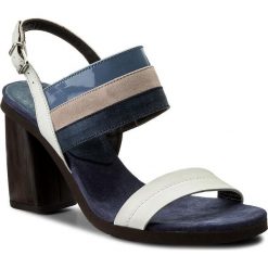Sandały HISPANITAS - Togo CHV86567 Neve/Jeans. Klapki damskie Hispanitas, bez wzorów, z jeansu, bez obcasa, na obcasie. W wyprzedaży za 269,00 zł.