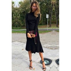 Sukienka NATASHA. Czarne sukienki damskie Sukienka NATASHA, s, bez wzorów, bez kołnierzyka, bez rękawów. W wyprzedaży za 99,00 zł.