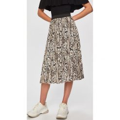 Answear - Spódnica. Czarne spódniczki damskie ANSWEAR, na co dzień, s, bez wzorów, z tkaniny, casualowe, midi, rozkloszowane. W wyprzedaży za 79,90 zł.