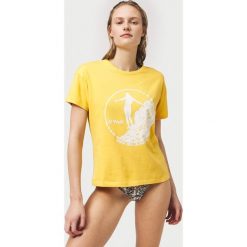 O'Neill Olympia Koszulka Żółty. Żółte koszulki damskie O'Neill, xl, z nadrukiem, z bawełny, bez kołnierzyka, z krótkim rękawem. Za 137,95 zł.