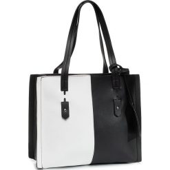 Torebka MONNARI - BAG0240-020 Black 1. Czarne torebki klasyczne damskie Monnari, bez wzorów, ze skóry ekologicznej, klasyczne, bez dodatków. W wyprzedaży za 109,00 zł.