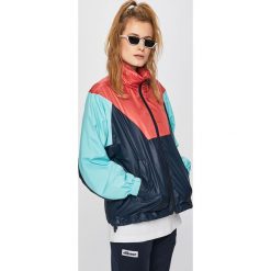 Pepe Jeans - Kurtka Wynette. Niebieskie kurtki damskie Pepe Jeans, s, bez wzorów, z poliesteru, krótkie. W wyprzedaży za 339,90 zł.