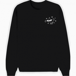 Bluza "Constellation" w kolorze czarnym. Czarne bluzy damskie Wooop, l, z nadrukiem. W wyprzedaży za 89,95 zł.