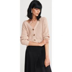 Krótki sweter - Beżowy. Brązowe swetry damskie Reserved, m, bez wzorów, z krótkim rękawem, krótkie, bez kaptura. Za 49,99 zł.