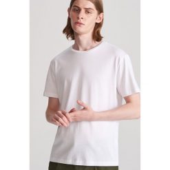 T-shirt z bawełny merceryzowanej - Biały. Białe t-shirty męskie Reserved, xl, bez wzorów, z bawełny, bez kołnierzyka. Za 59,99 zł.