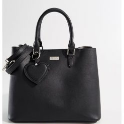 Torba City Bag z brelokiem - Czarny. Czarne torebki klasyczne damskie marki Mohito, z breloczkiem. Za 139,99 zł.