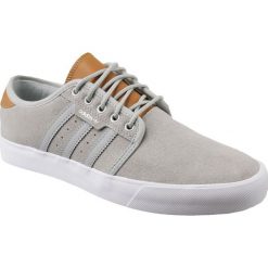 Adidas Seeley B27786 44 Szare. Szare buty sportowe męskie Adidas, ze skóry, bez zapięcia. W wyprzedaży za 239,99 zł.