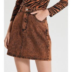 Jeansowa mini spódnica - Pomarańczowy. Pomarańczowe spódniczki damskie Cropp, s, bez wzorów, z jeansu, mini. W wyprzedaży za 39,99 zł.