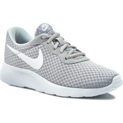 Buty NIKE - Tanjun 812655 010 Wolf Grey/White. Szare buty sportowe damskie Nike, bez wzorów, z materiału, sportowe, trekkingowe, nike tanjun. W wyprzedaży za 219,00 zł.