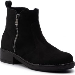 Botki LASOCKI SM-D808. Czarne botki damskie Lasocki, ze skóry, bez obcasa, bez zapięcia. Za 299,99 zł.