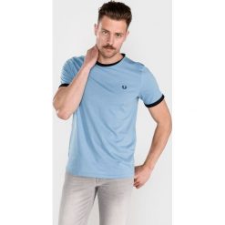 Fred Perry Ringer Koszulka Niebieski. Niebieskie podkoszulki męskie Fred Perry, xl, bez wzorów, z bawełny, bez kołnierzyka, krótkie. Za 223,95 zł.